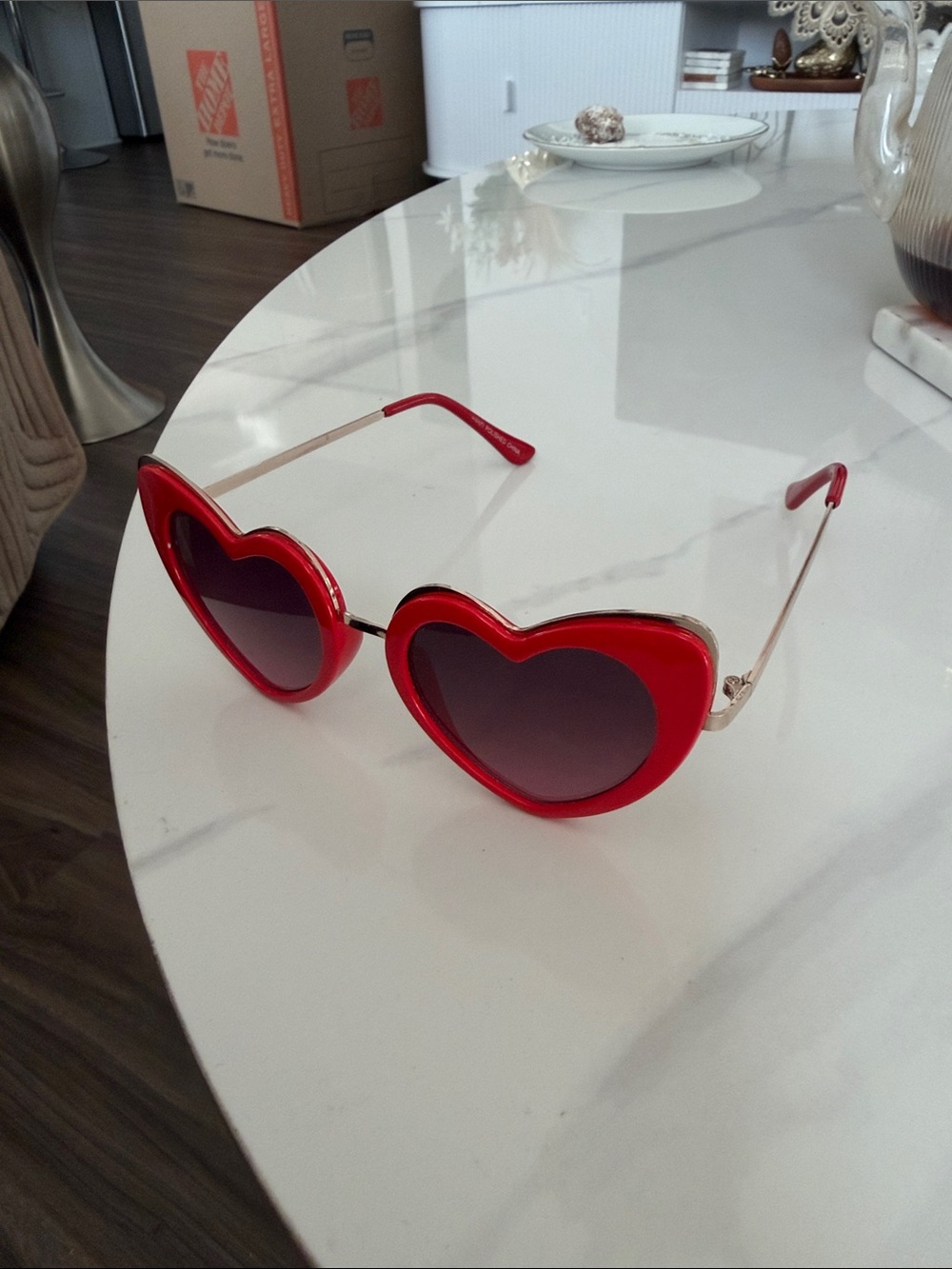 Women’s Red Heart-Shaped Sunglasses - Stylish Fashion Accessory - Picture 2 of 7